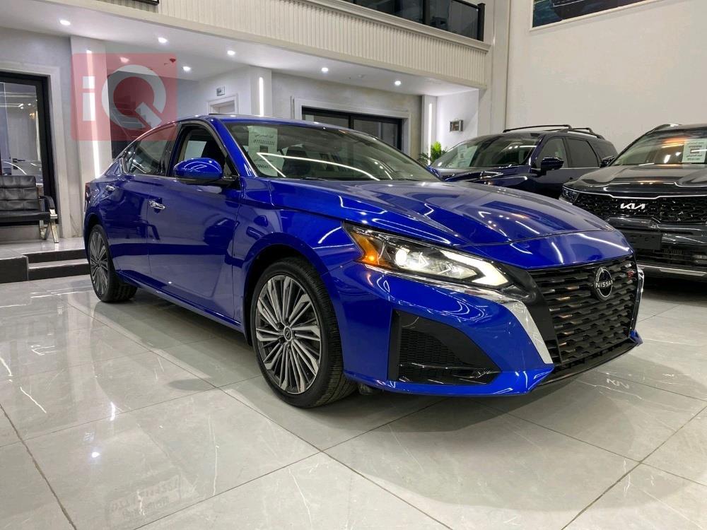 نيسان ألتيما